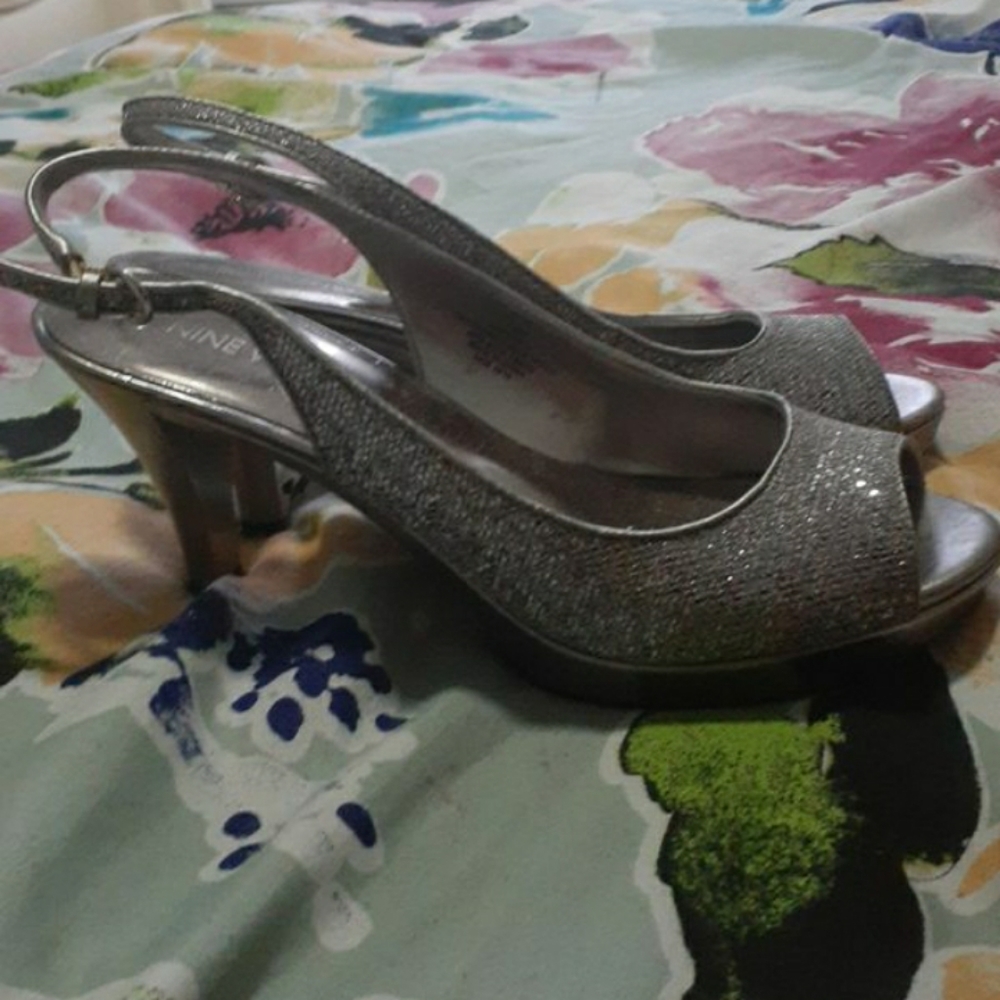 Shoes - Picture 3 of 4